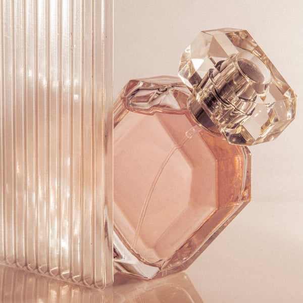 What trends are shaping luxury cosmetic bottles?