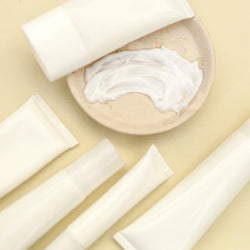 Are sustainable cosmetic bottles available in refillable designs?