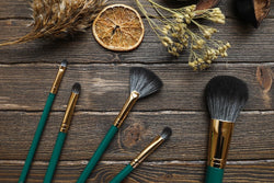How to design effective makeup brushes and beauty applicators