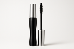 What innovations are happening in mascara tube packaging?