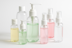 What are the advantages of using PET bottles for cosmetics?